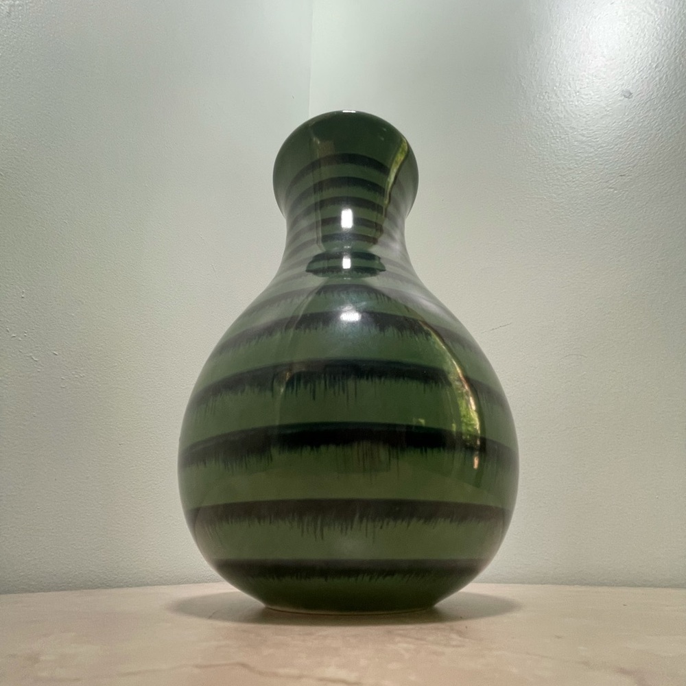 Ceramic strip vase